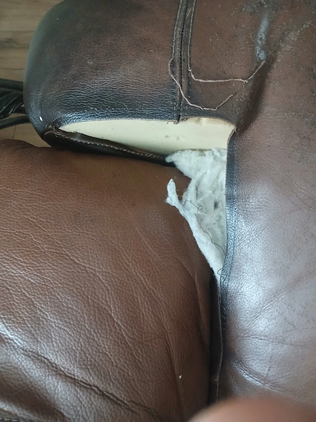 Brown Leather Sofa - 3 Seater and love seat - photo 3