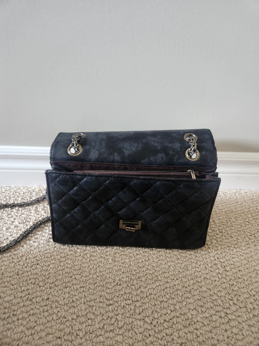 Womens Black Quilted Chain Shoulder Bag - photo 3