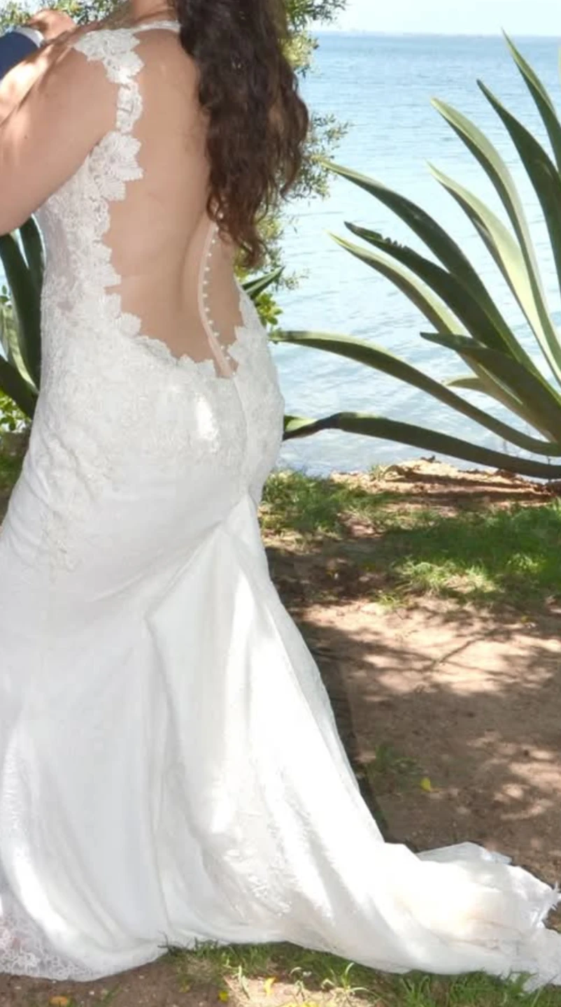 White Lace Dress with Pearl Back Detail - photo 2