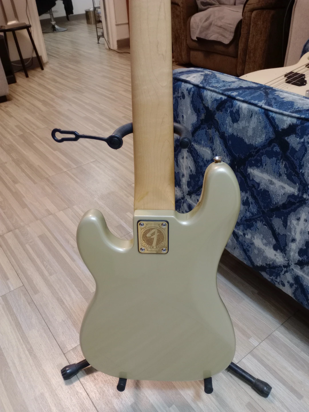 Fender  V - strings Jazz Bass Electric Guitar (OBO) - photo 3