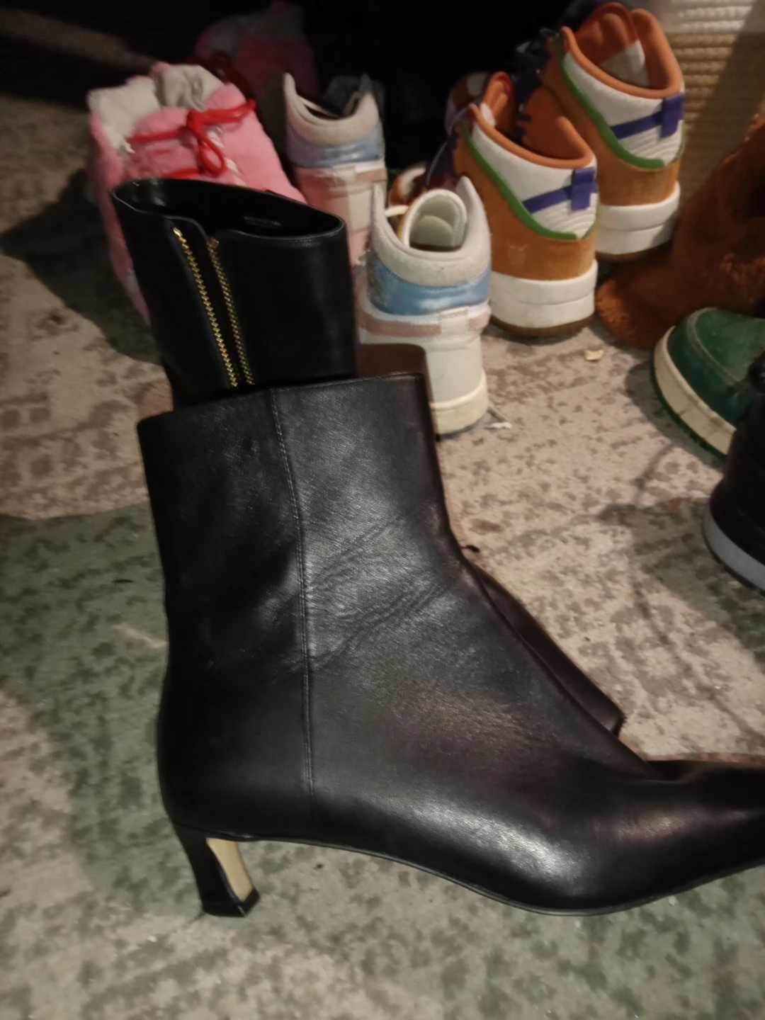 Michael Kors Black Leather Ankle Boots Size 9 - photo 2