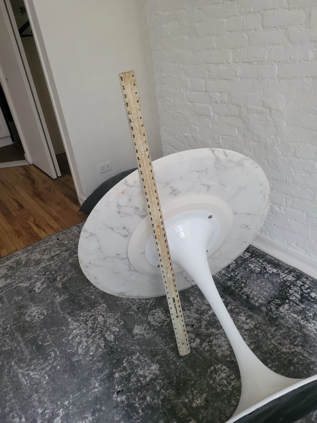 Round Marble Top Tulip Style Table - photo 2