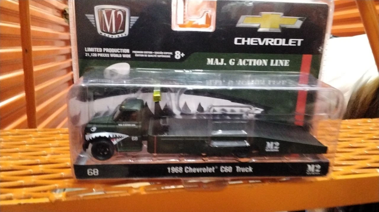 M2 Machines 1968 Chevrolet C60 Truck - photo 2