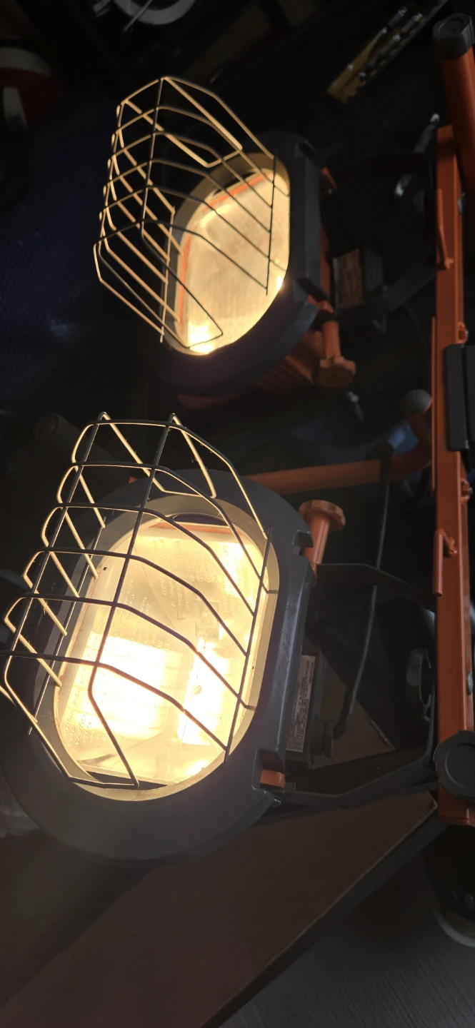 HDX 1200-Watt Halogen Tripod Work Light - photo 3