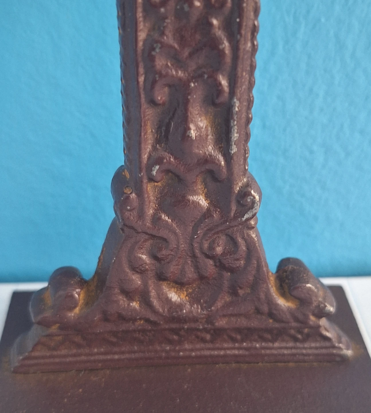 Vintage Ornate Cast Iron  Tabletop Cross - photo 5