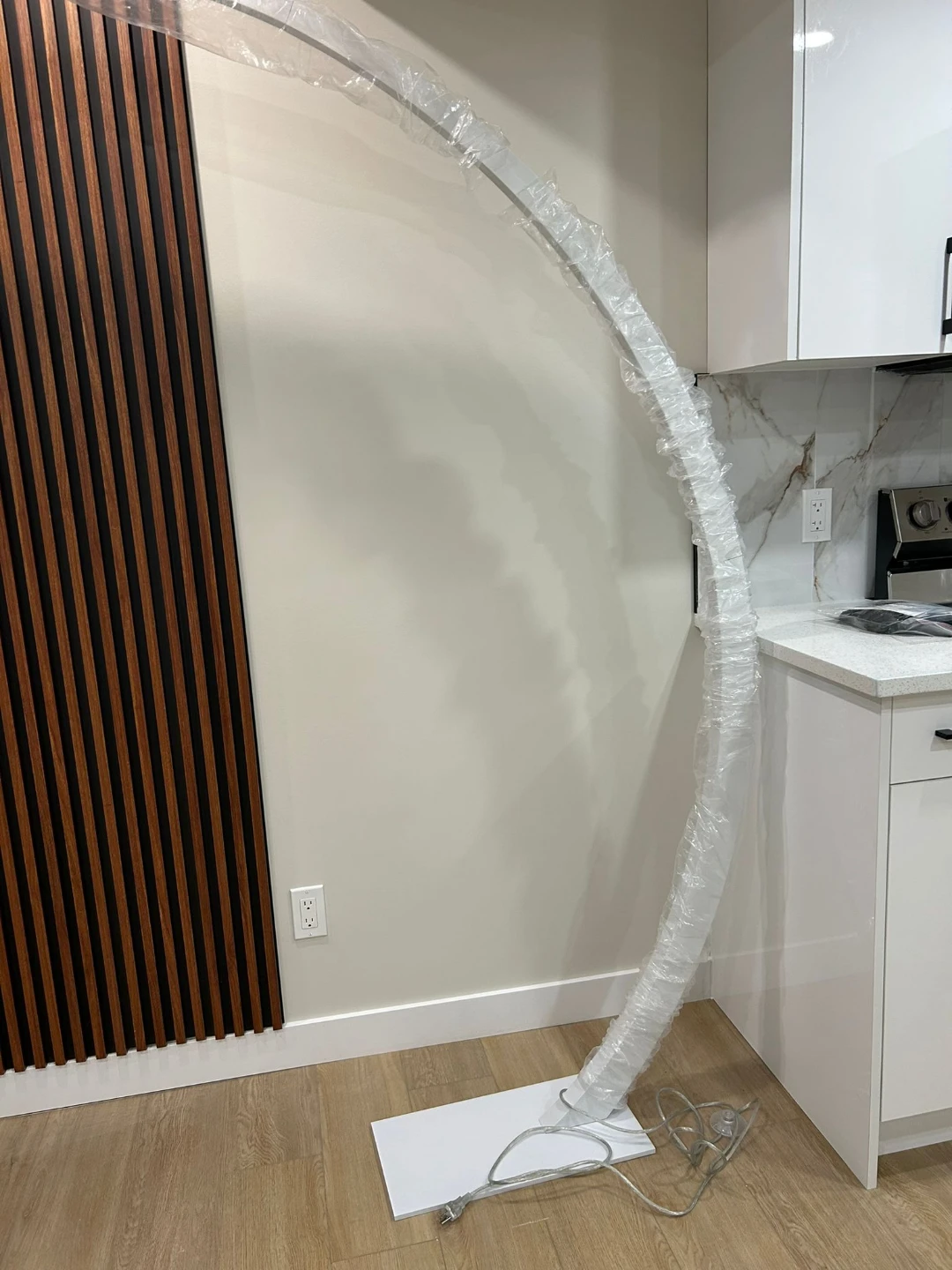 White Arc Floor Lamp - photo 2