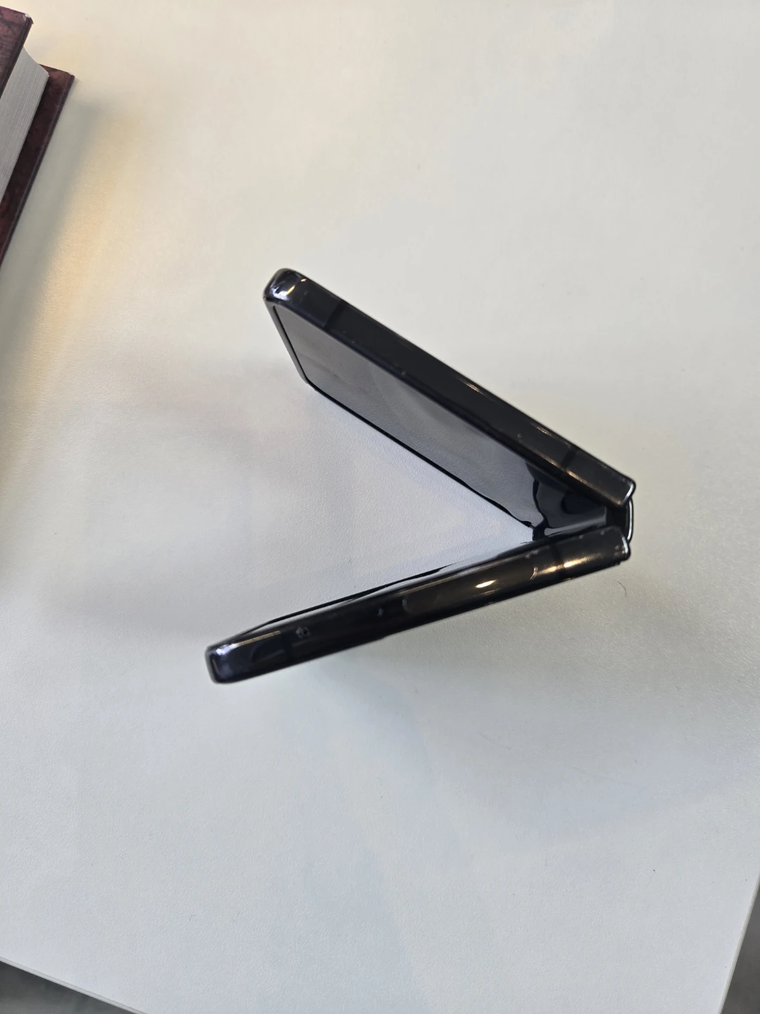 Samsung Galaxy Z Flip 4 - Black - photo 2