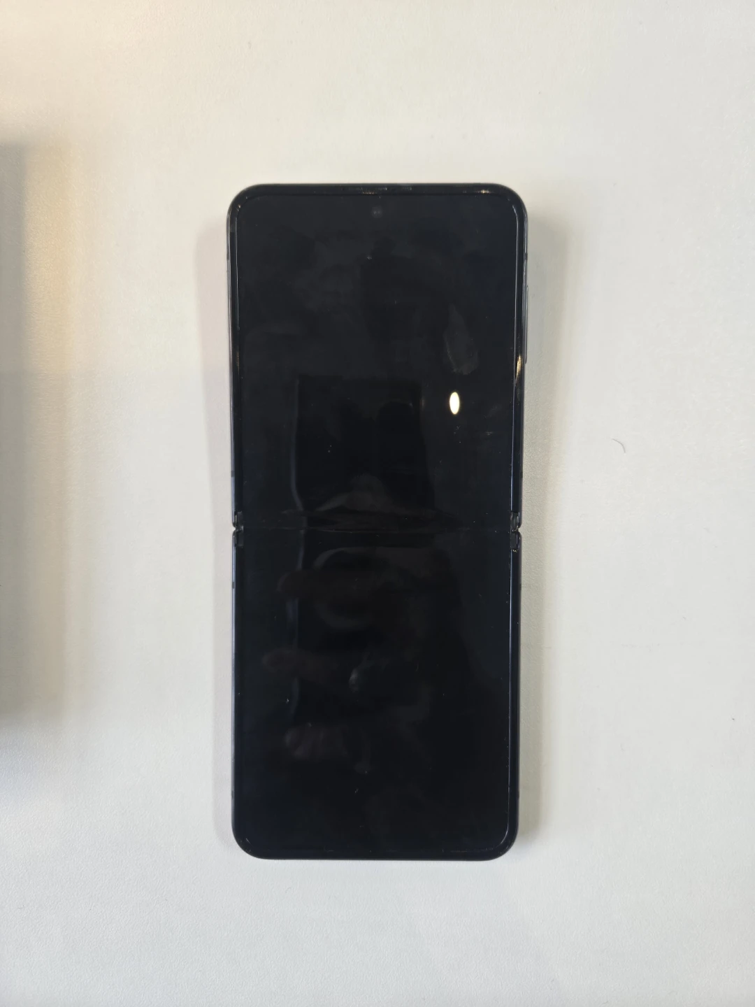 Samsung Galaxy Z Flip 4 - Black - photo 3