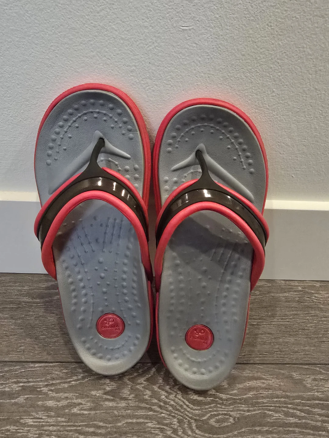 Crocs Unisex Flip Flops - Red/Grey - M4/W6