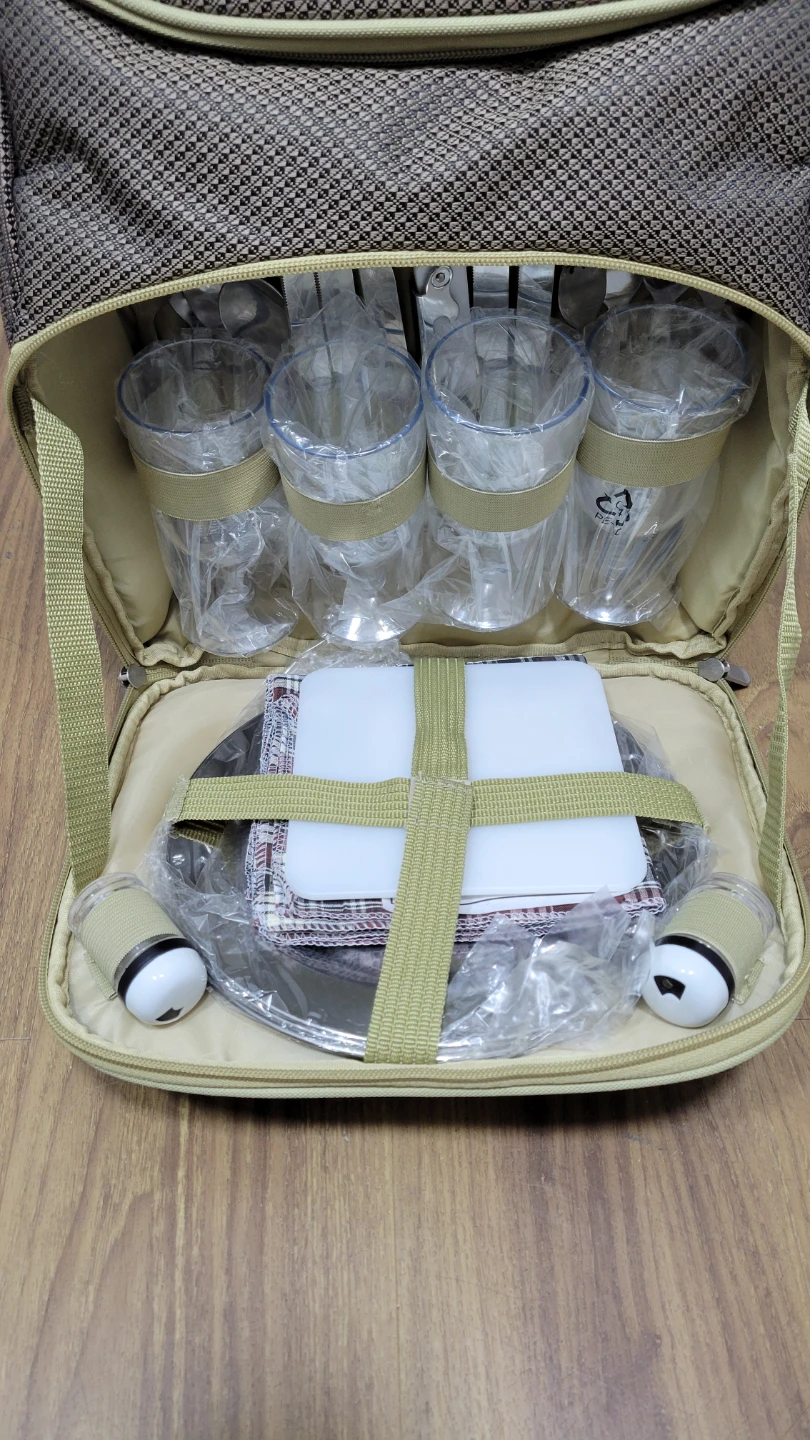 Picnic Basket with Wheels and Blanket - photo 5