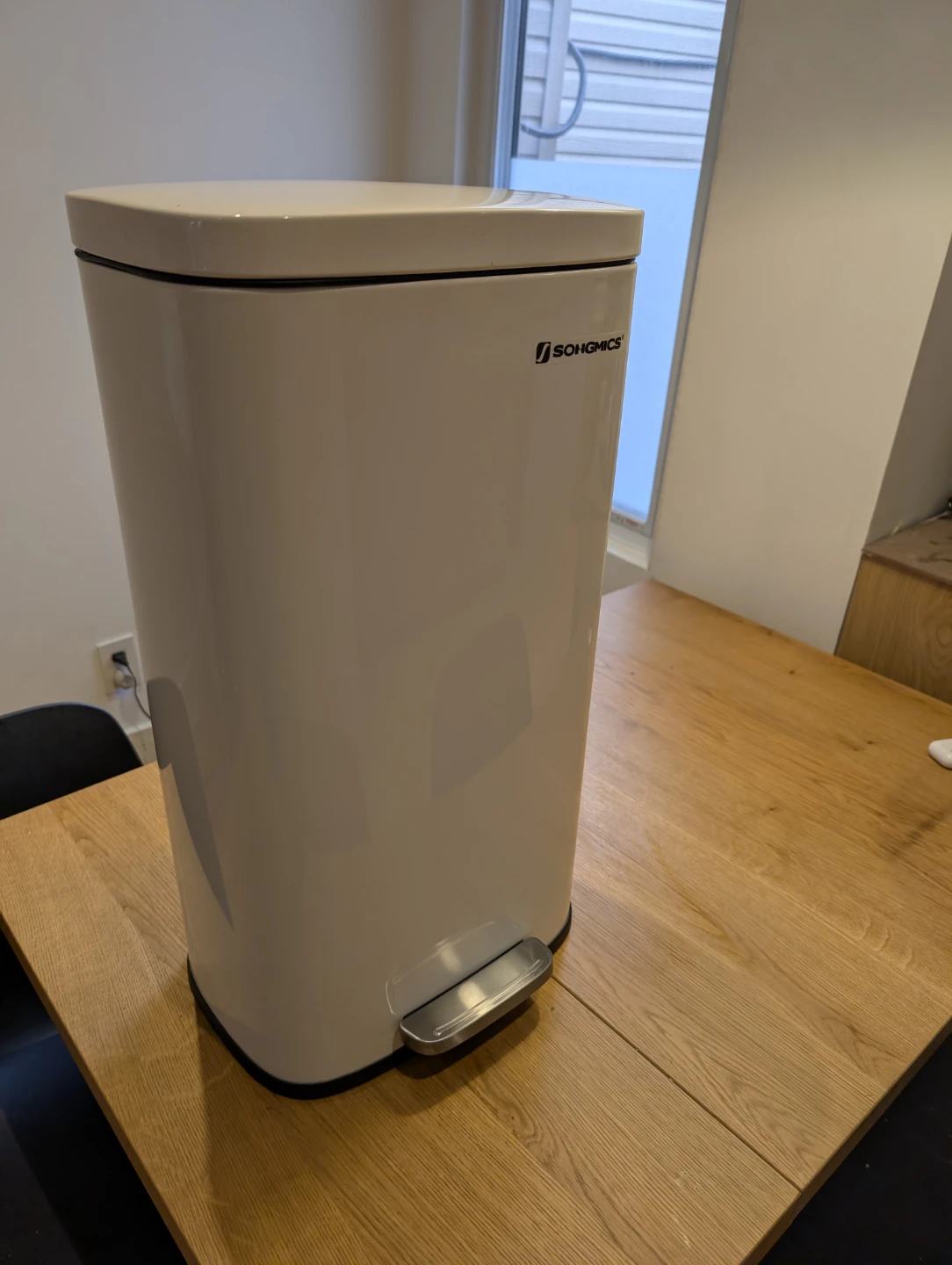 8 gal  Steel Step Trash Can NEW