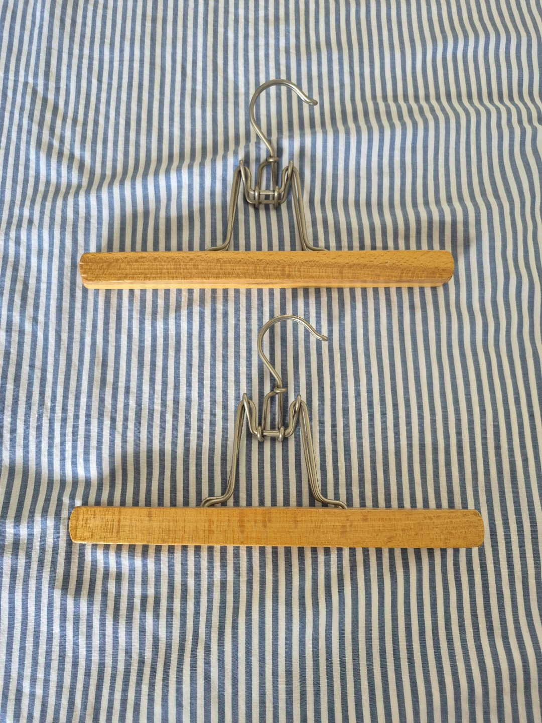 2 Vintage Solid Wood Clothes Hanger for Pants & Skirts - photo 3