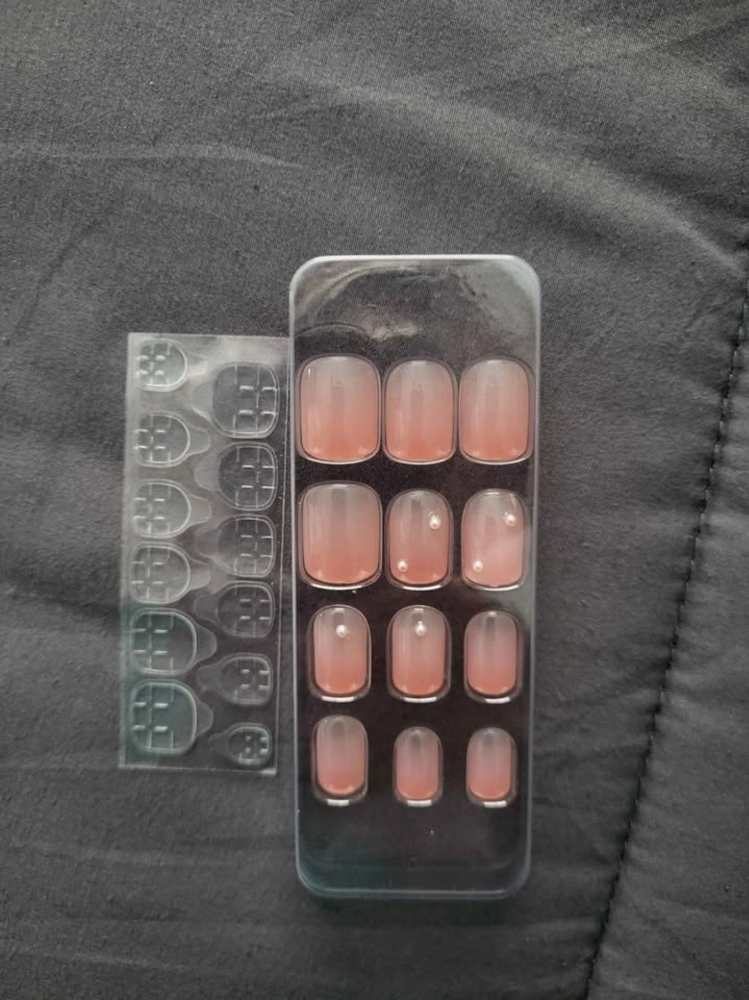 Press-on Toe Nails Set - Pink Ombre with Pearls