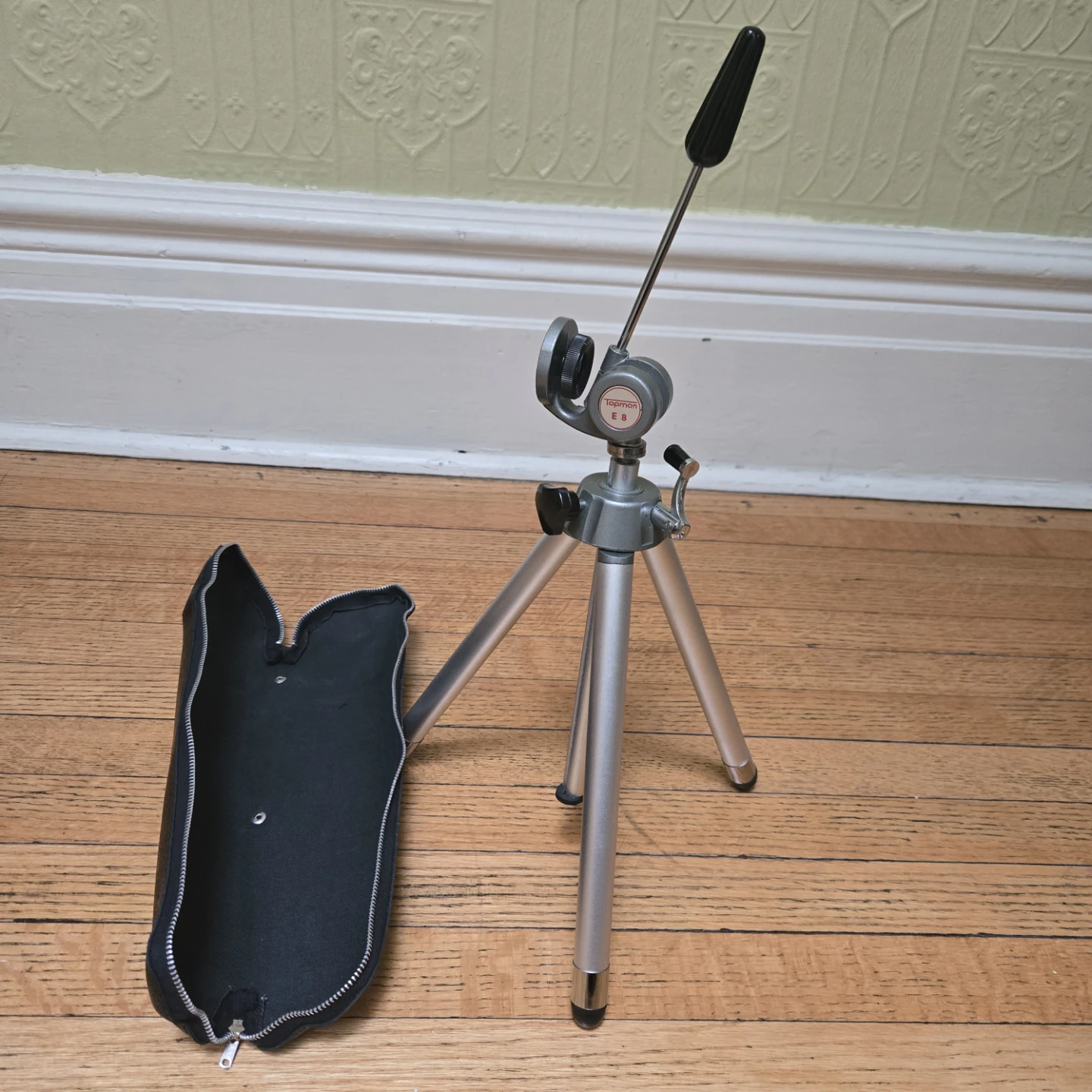 Topman E 8 Mini Tripod with Case
