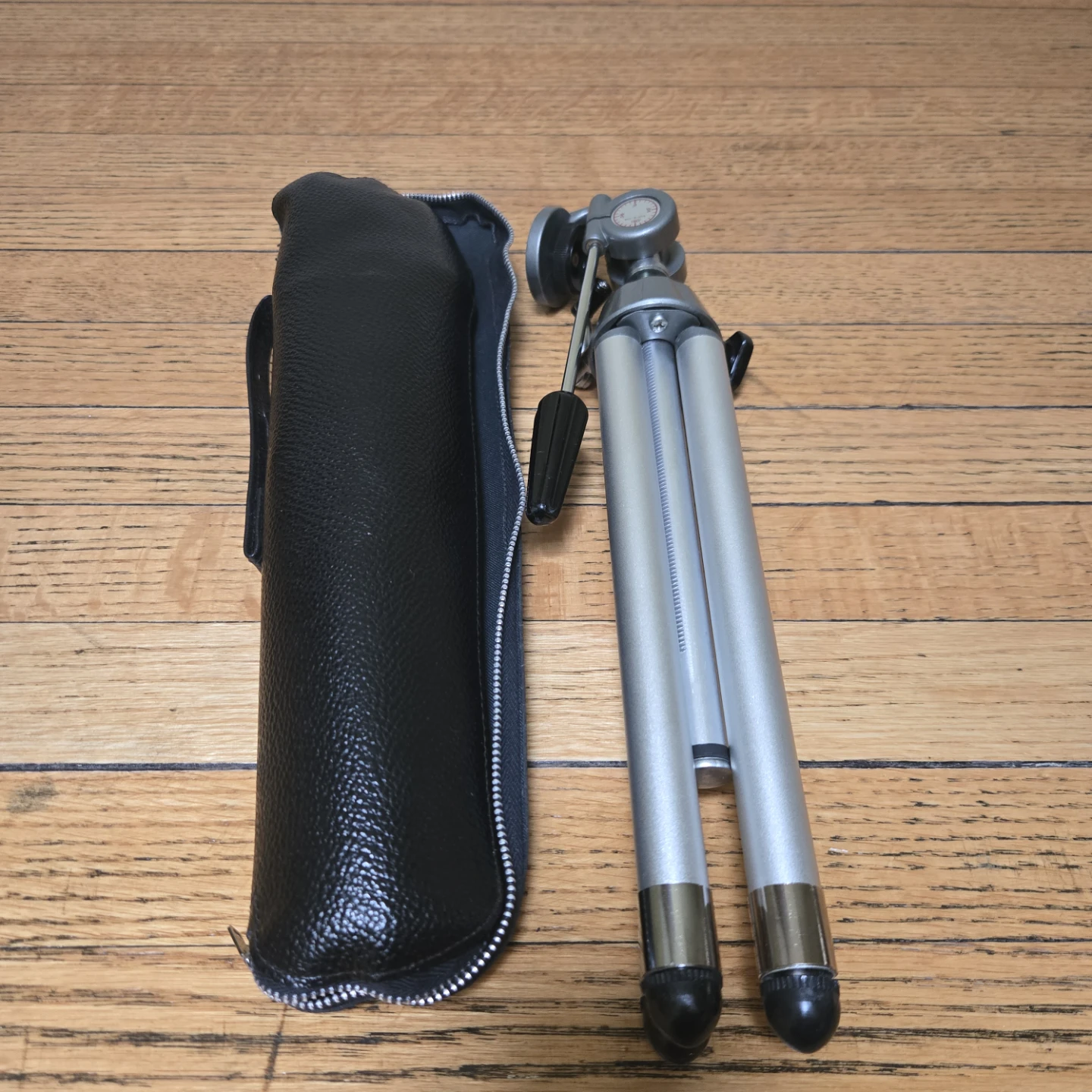 Topman E 8 Mini Tripod with Case - photo 5