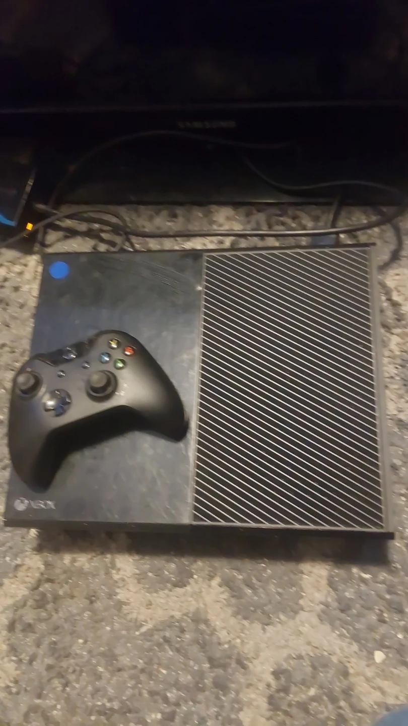 Xbox One S Console with Controller