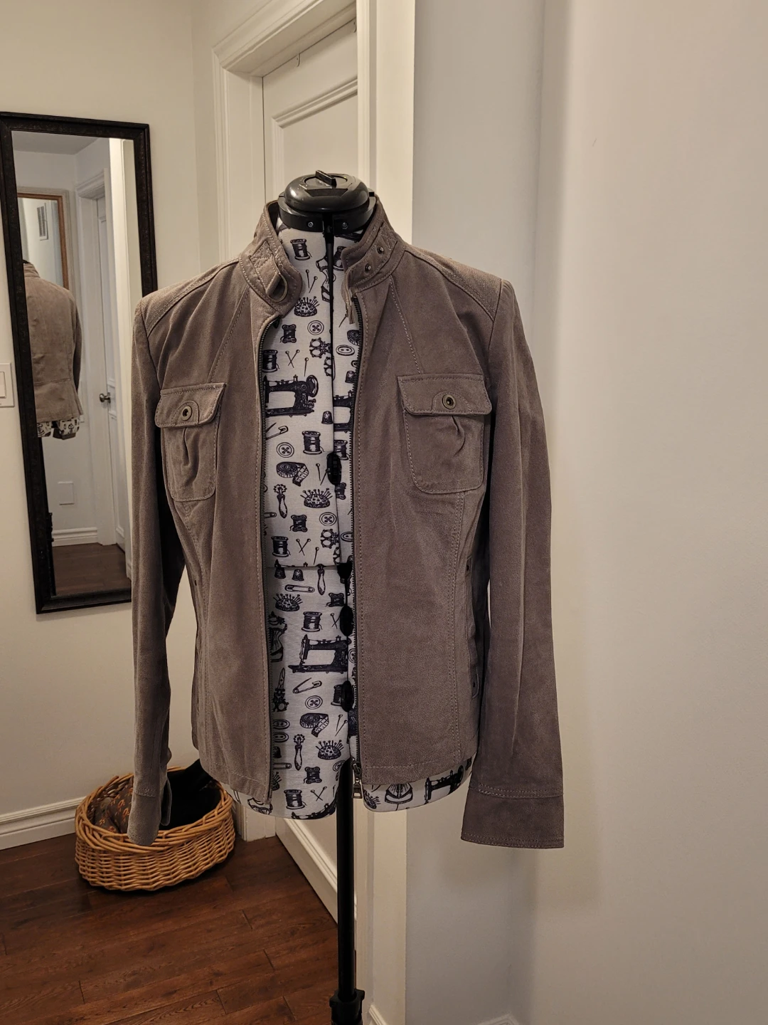 Danier Suede Moto Jacket - Large