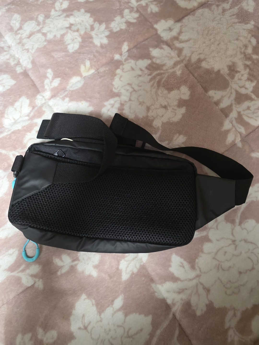 Mercedes-AMG Petronas Formula One  Fanny Pack - photo 2