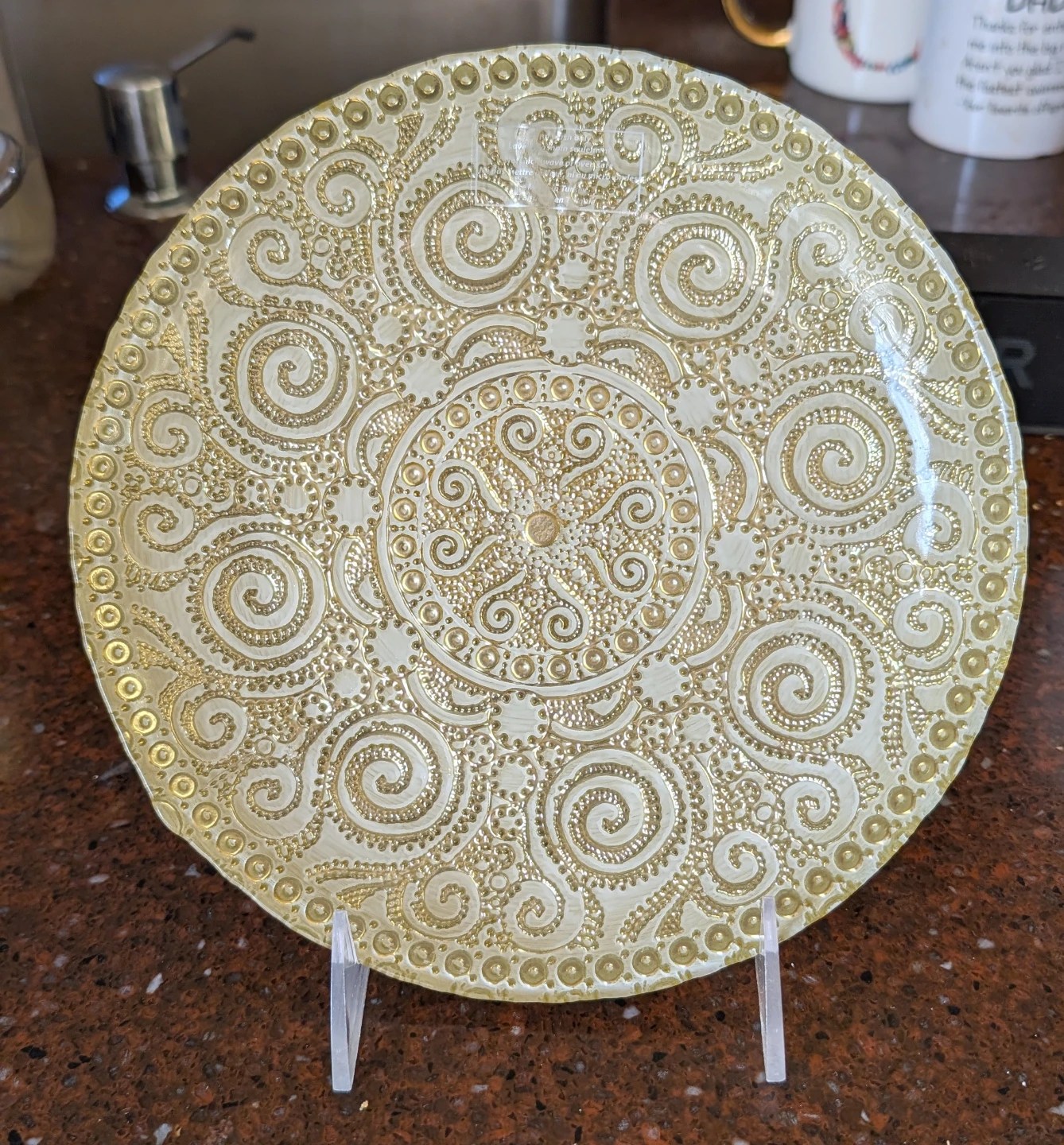 Decorative Gold Swirl Plate