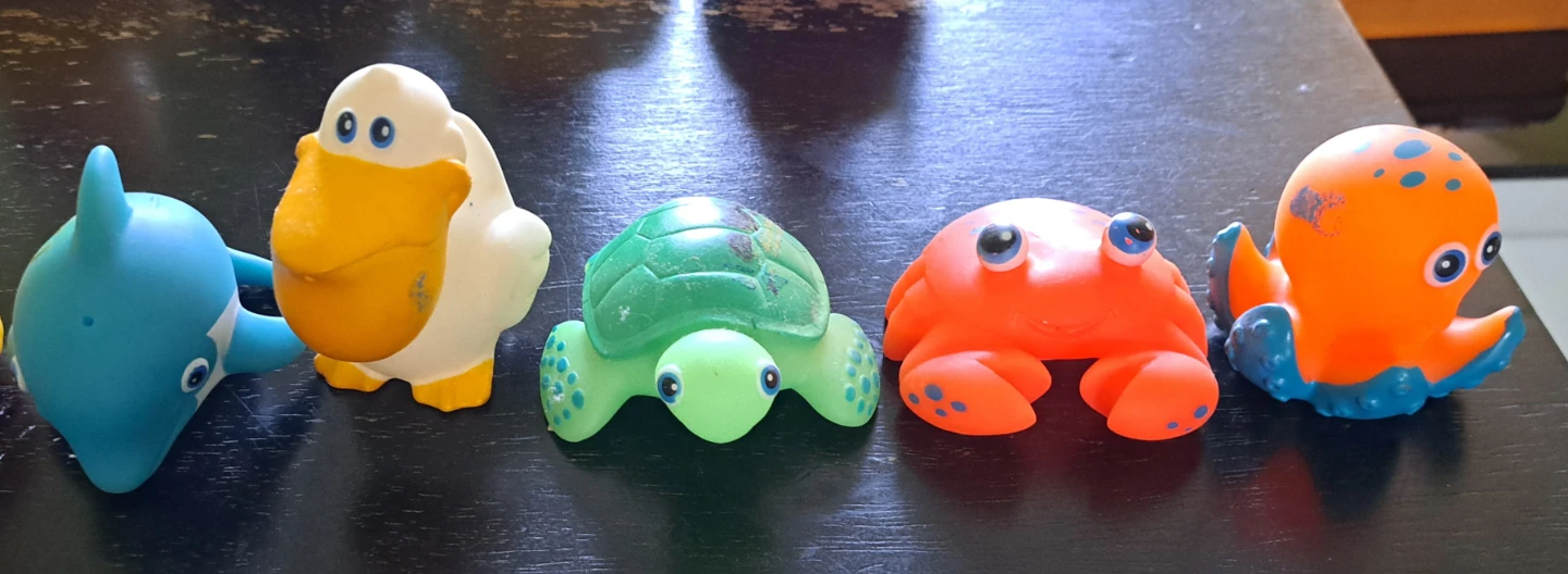 Set of 14 Rubber Ducks and Bath Toys - photo 4