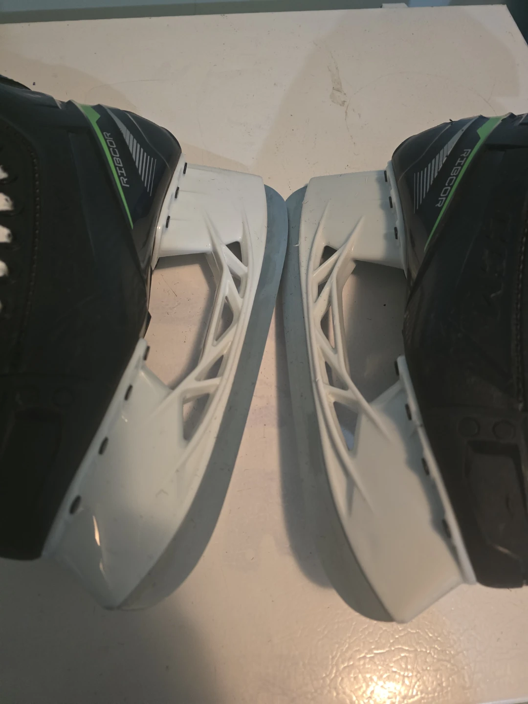 CCM Hockey Skates and Helmet Combo - photo 4