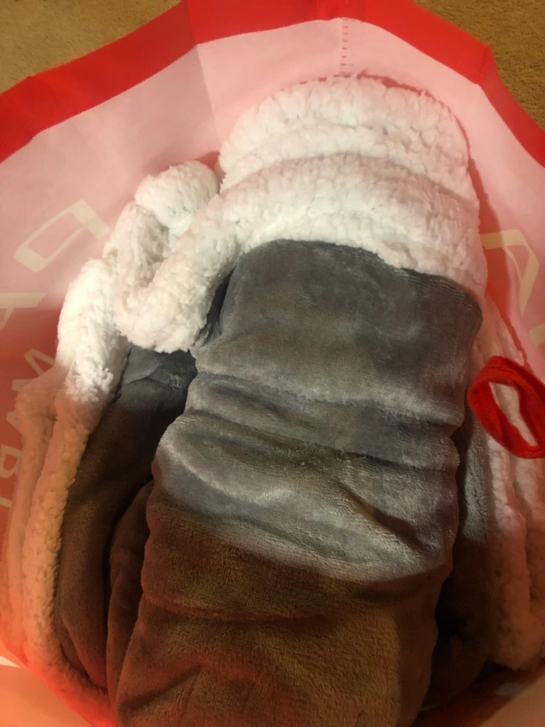 2 FREE Grey and White Sherpa Blanket ELECTRIC