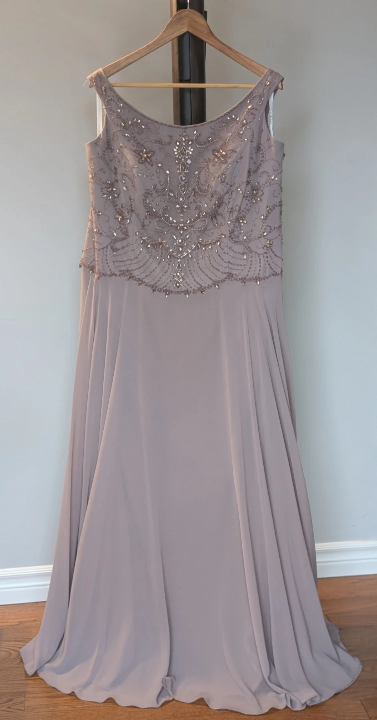Mother of the Groom Gown – Size 22W (altered to fit 18/20W)