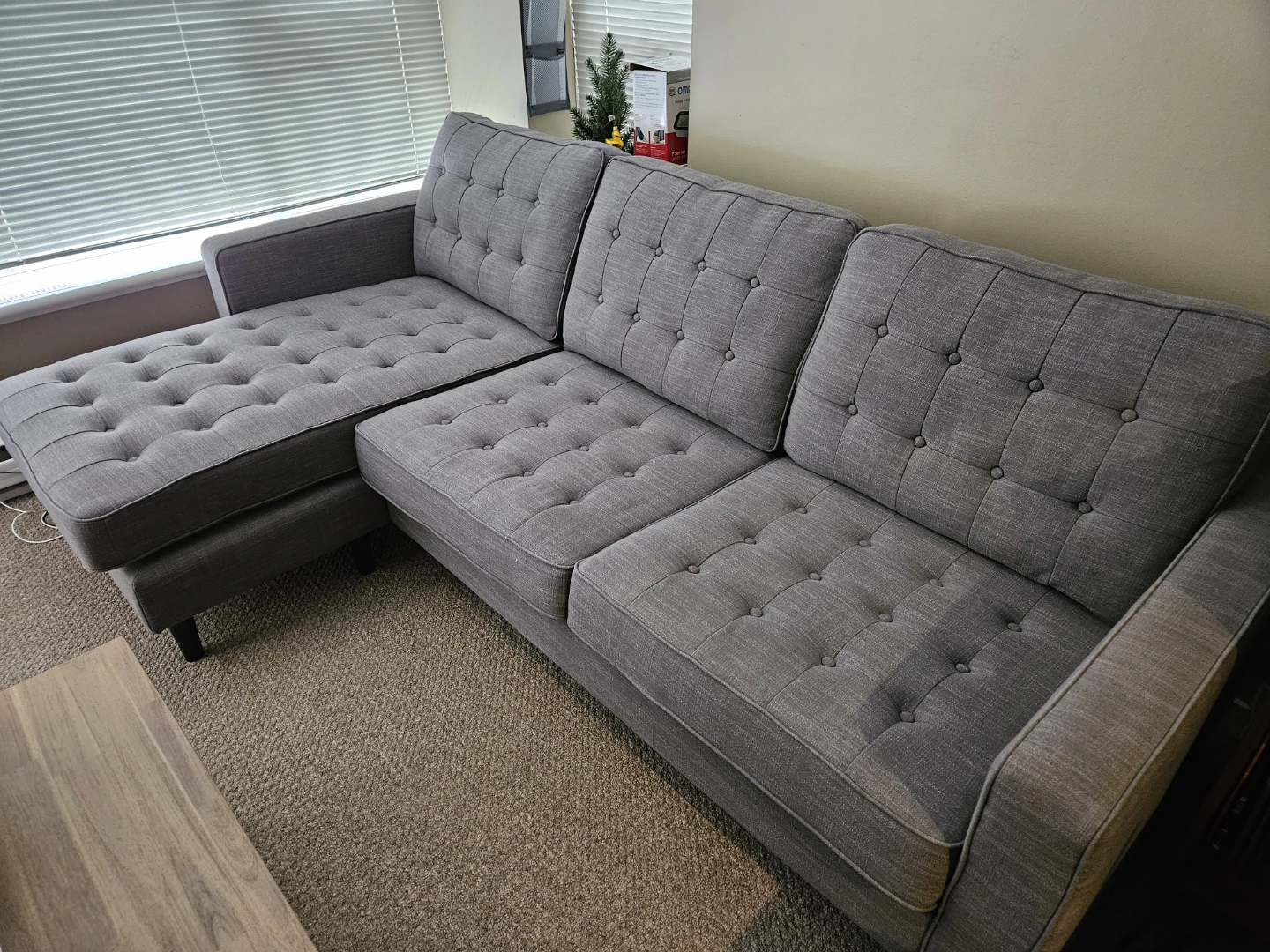 Structube: Grey Tufted Sectional Sofa - photo 2