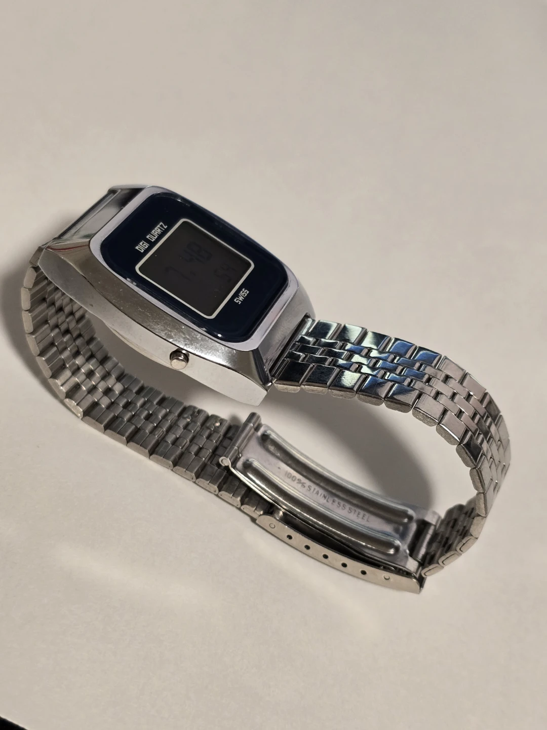 Vintage Quartz LCD Digital Watch - photo 2