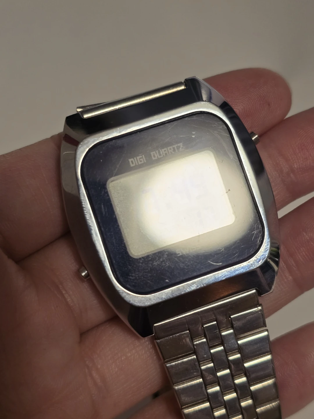 Vintage Quartz LCD Digital Watch - photo 5