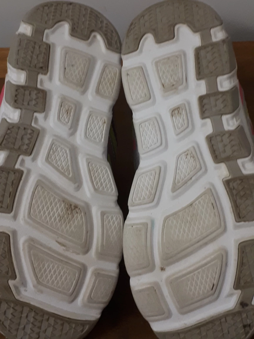 Athletic Works Youth Running Shoes Size 3 - photo 2