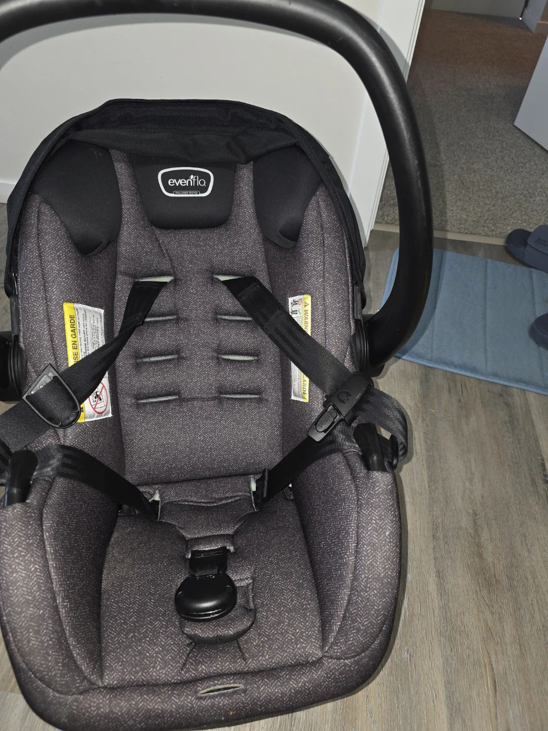Evenflo LITEMAX Infant Car Seat with Base - photo 5