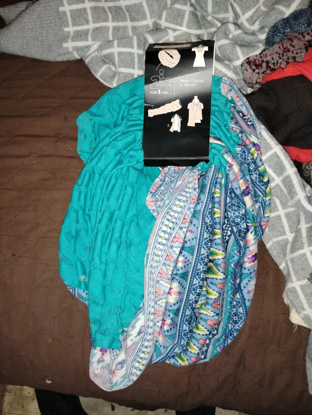 2-in-1 Figure 8 Scarf