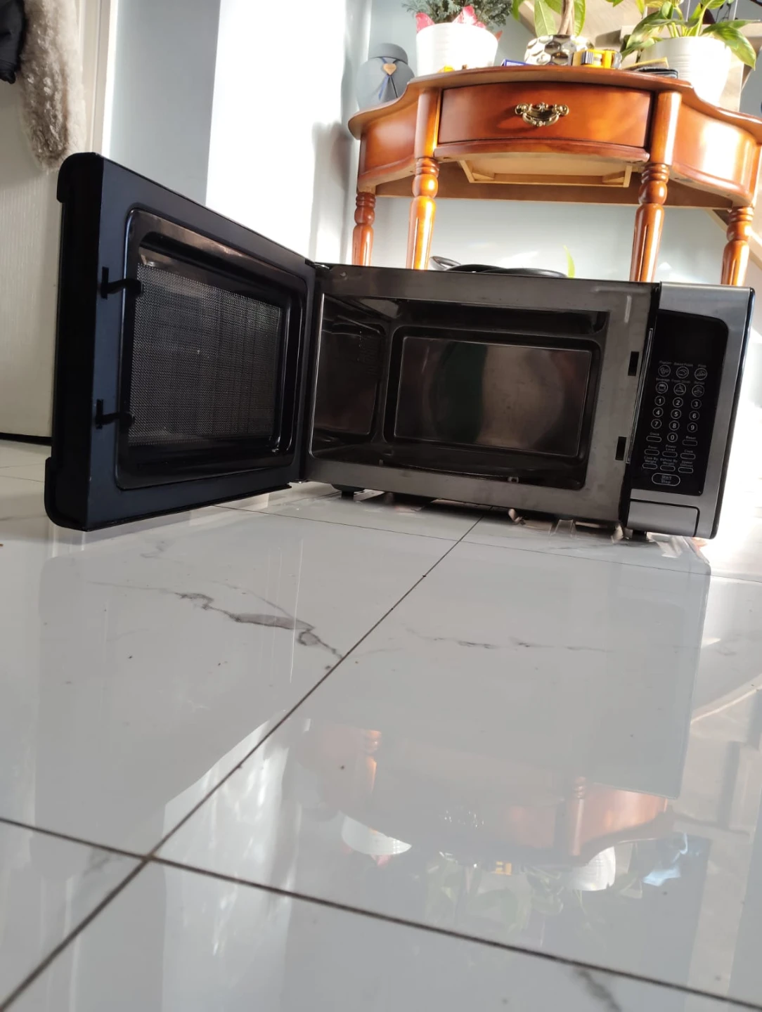 Danby Designer Microwave Oven - photo 3