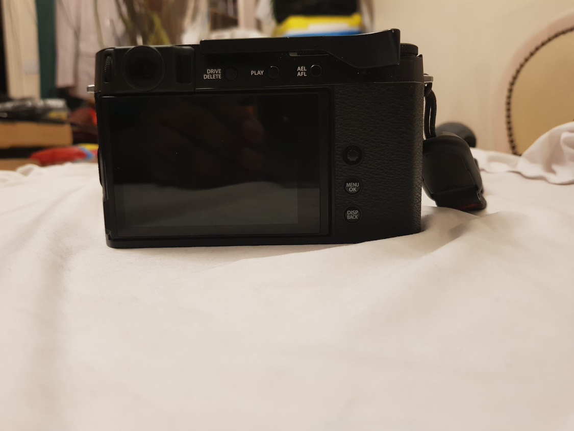 Fujifilm X-E4 Mirrorless Digital Camera - photo 2