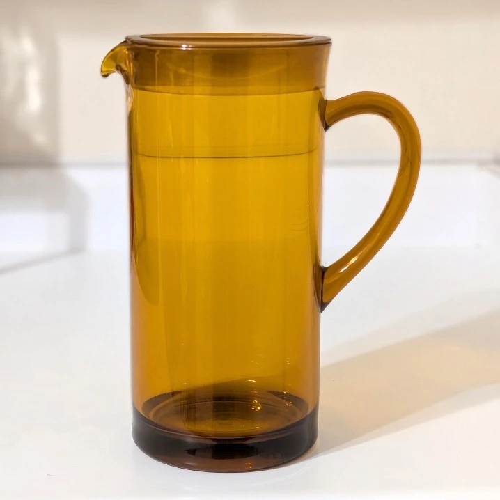Smokey Brown Amber Plastic Pitcher w/ Lid - photo 3