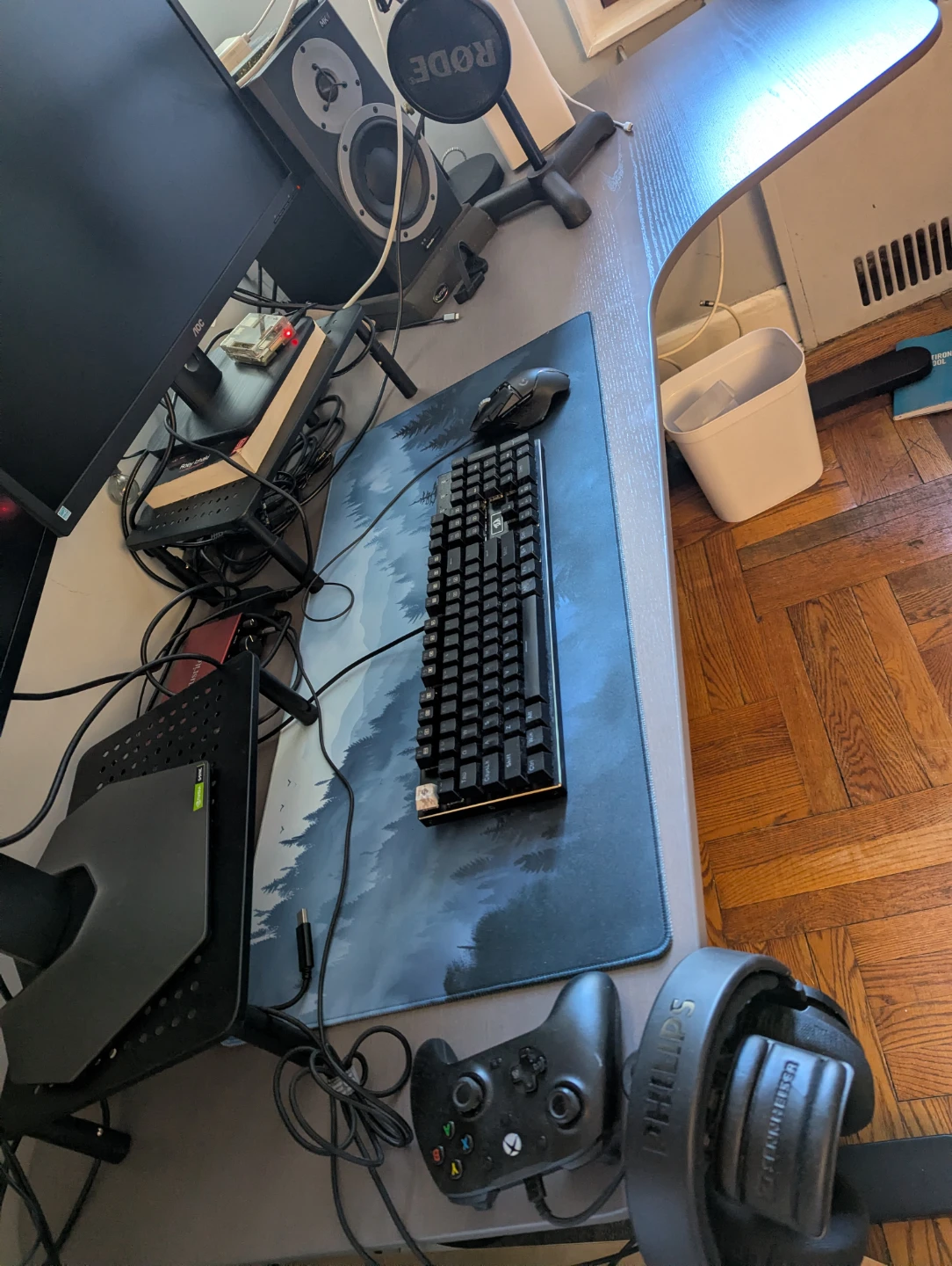 Ikea Bekant L-Shaped Desk - photo 2
