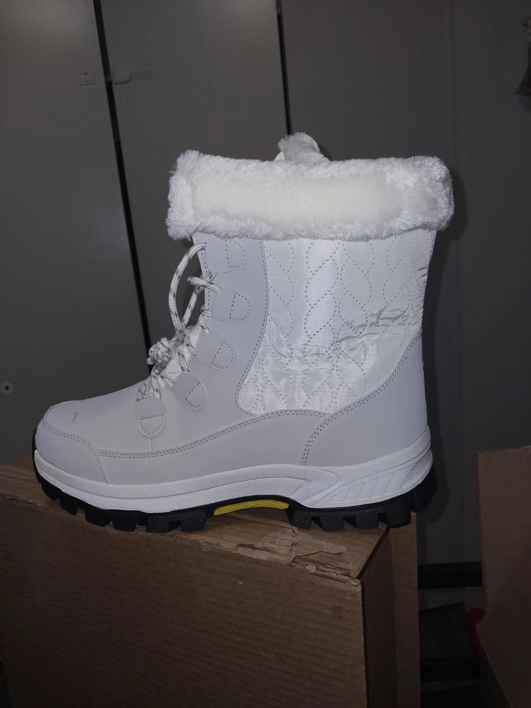 White Women's Winter Boots with Fur Trim - photo 4