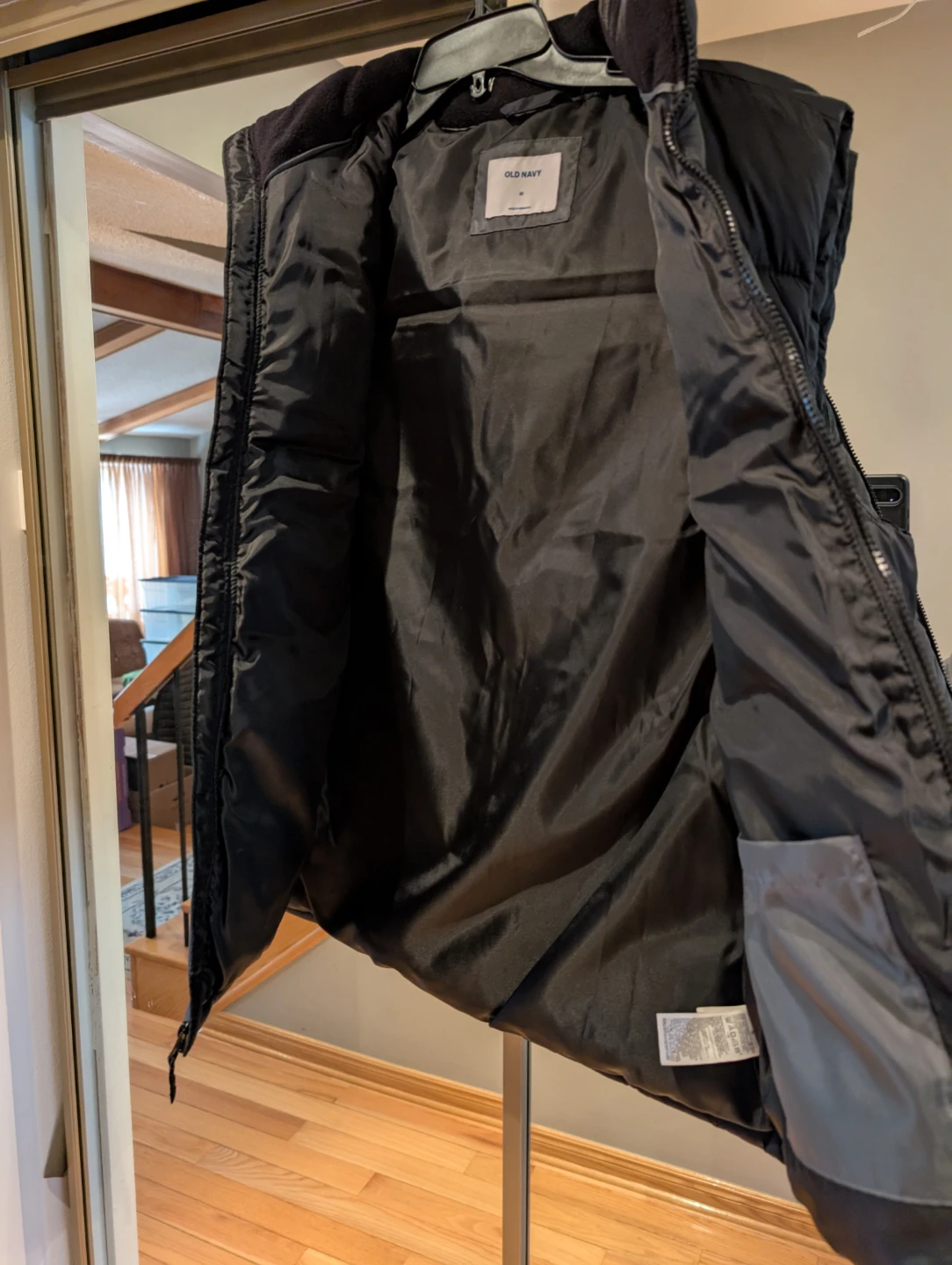 Old Navy Black Puffer Vest - Size M - photo 2