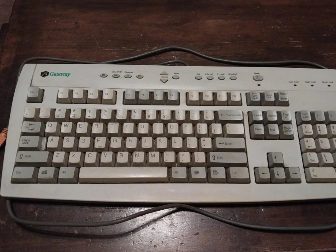 🥕Gateway Wired Keyboard🥕