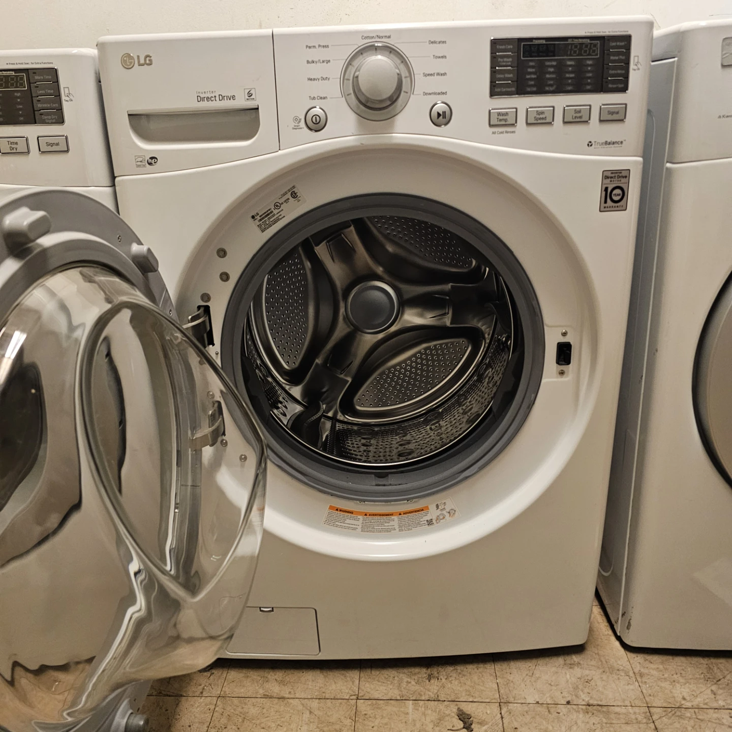 LG Front Load Washer and Dryer Set - photo 4