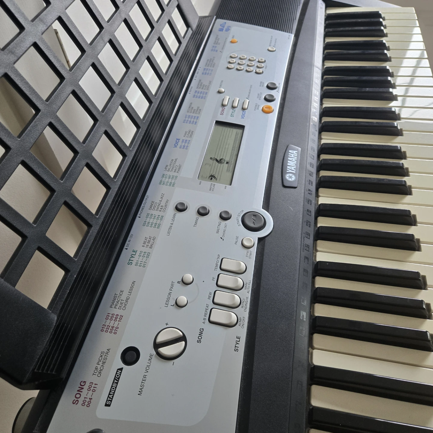 Yamaha Portable Keyboard with Stand - photo 2
