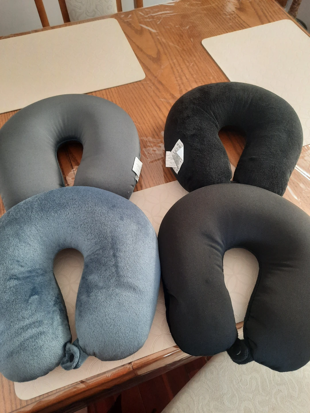 Set of 4 Travel Neck Pillows🥕