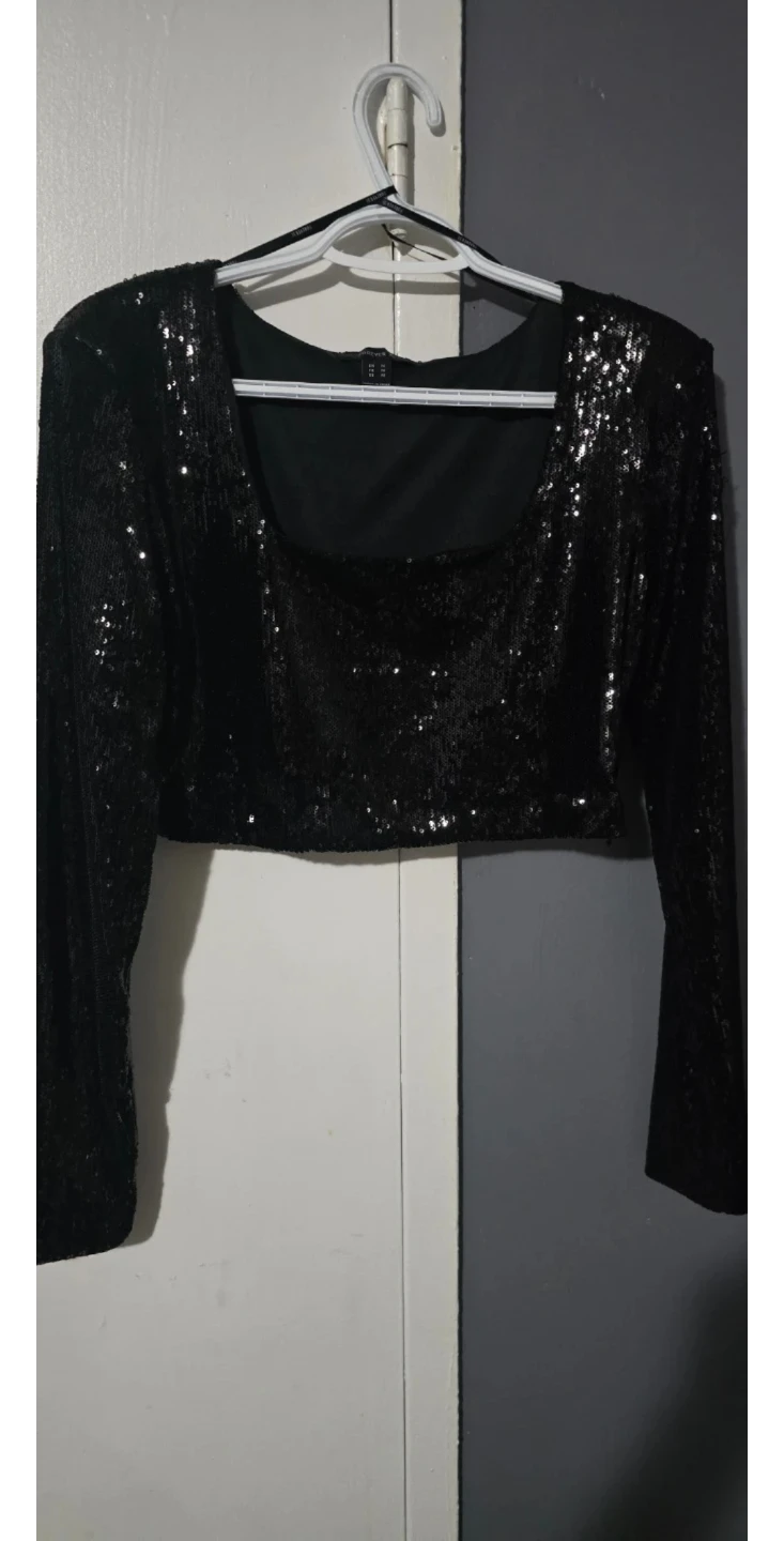 Forever 21 Black Sequin Cropped Top