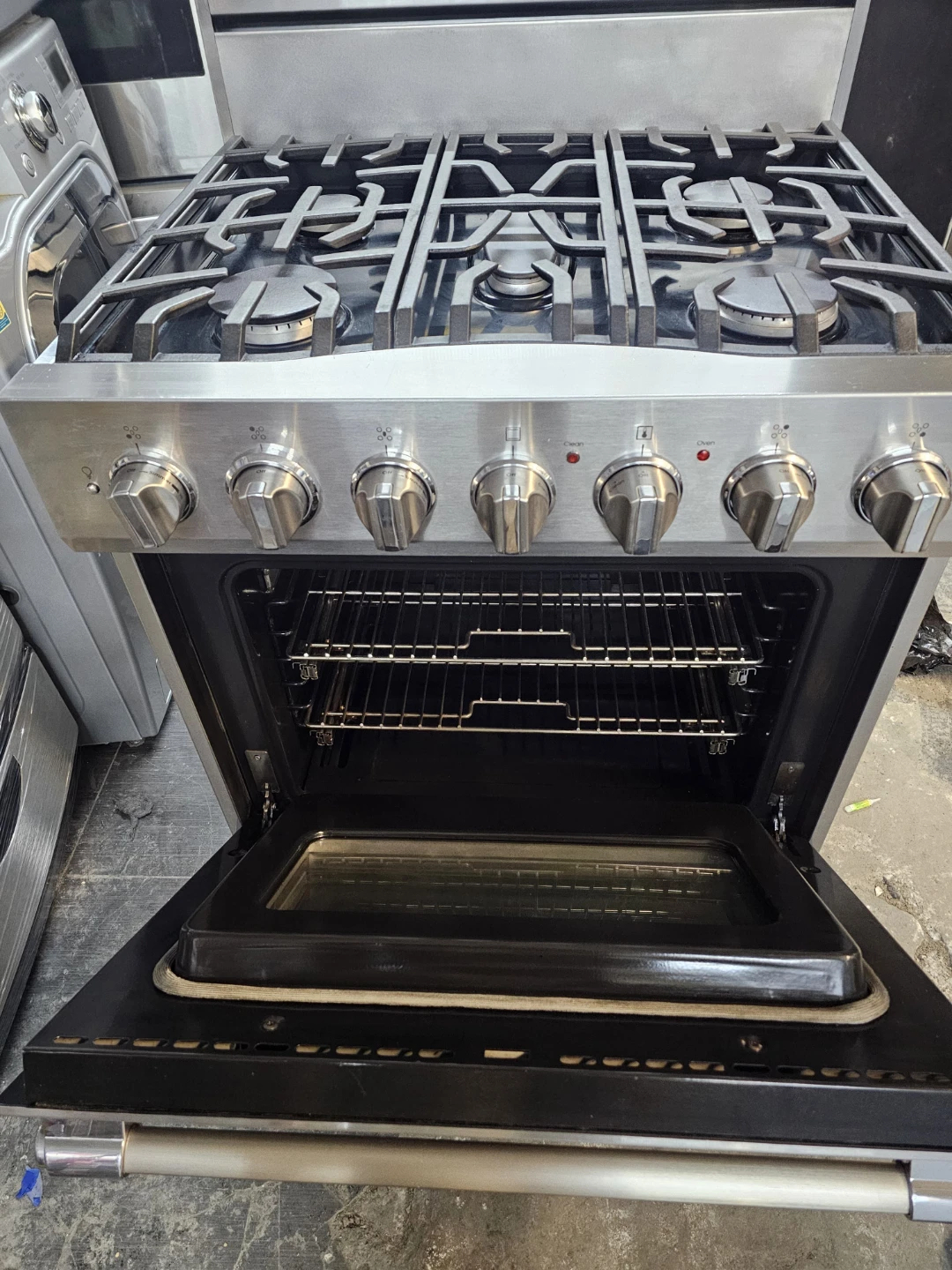 Viking D3 30in Stainless steel gas stove - photo 2