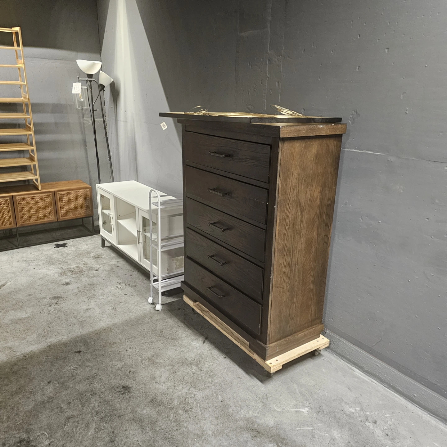 Dark Wood 5-Drawer Chest
