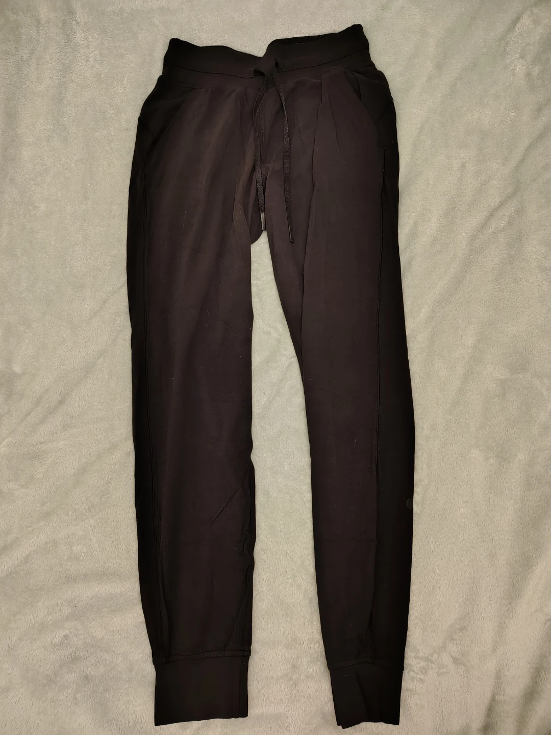 Lululemon Black Jogger Pants Size 4 mid rise