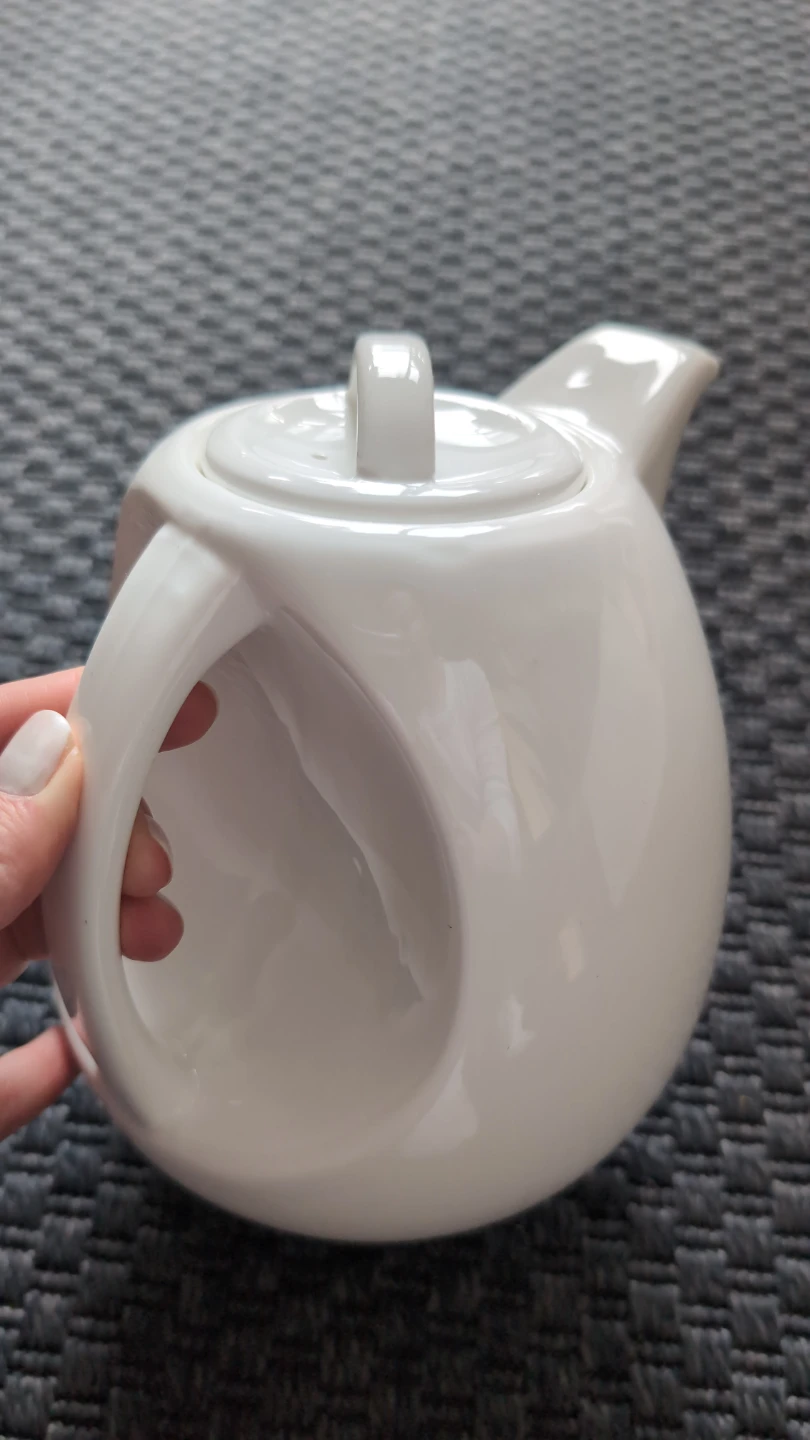 White Ceramic Teapot with Lid - photo 2