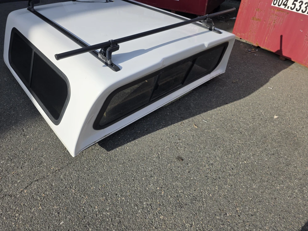 5.5ft truck canopy - photo 3