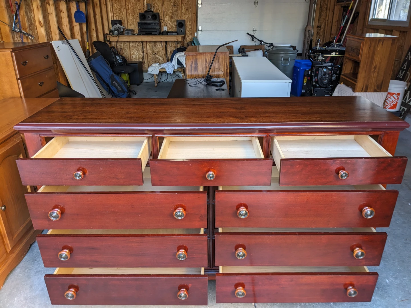 9 Drawer Dresser in Solid Wood - photo 5